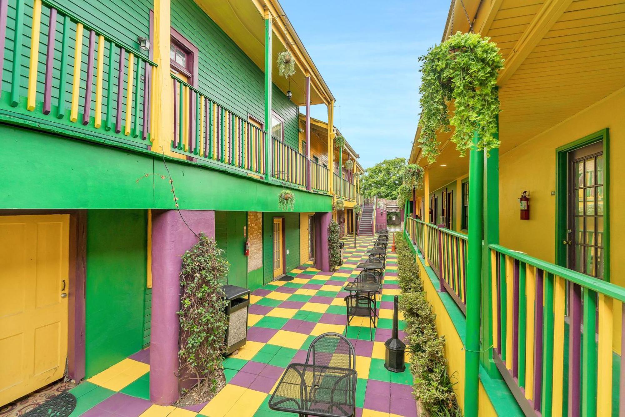 Historic Mardi Gras Inn New Orleans Exterior photo