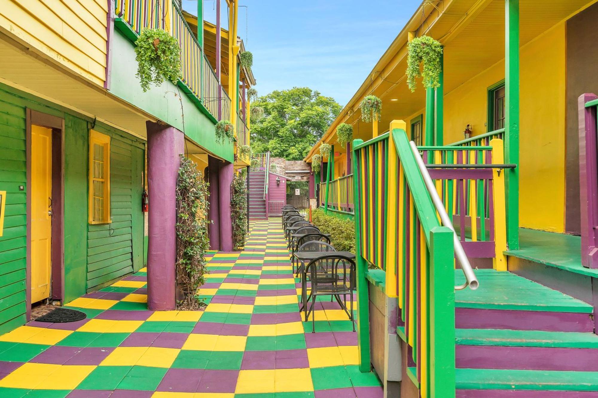 Historic Mardi Gras Inn New Orleans Exterior photo